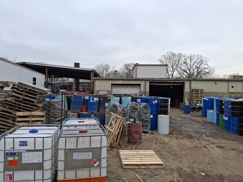 More Photos Of 610 W 81st St, Chicago Warehouse For Lease