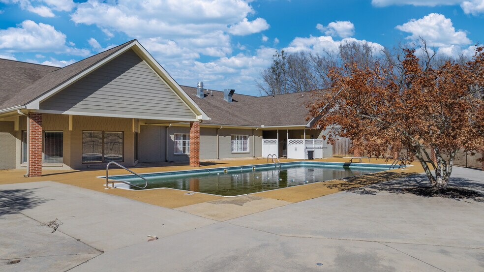 More Photos Of 502 Crystal Lake Dr NE, Fort Payne Golf Course Driving Range For Sale