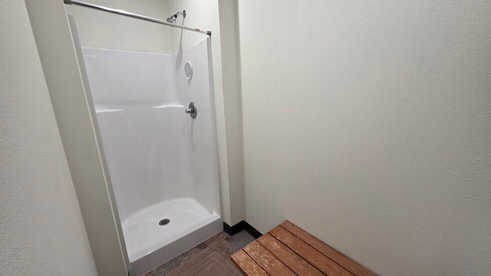 More Photos Of 8211 E County Road 62, Midland Warehouse For Sale