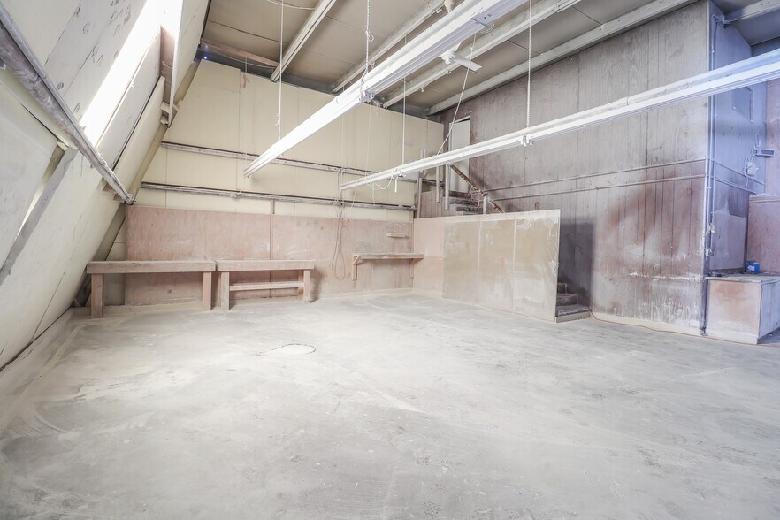 More Photos Of 1292 SW 125th Rd, Holden Light Manufacturing For Sale