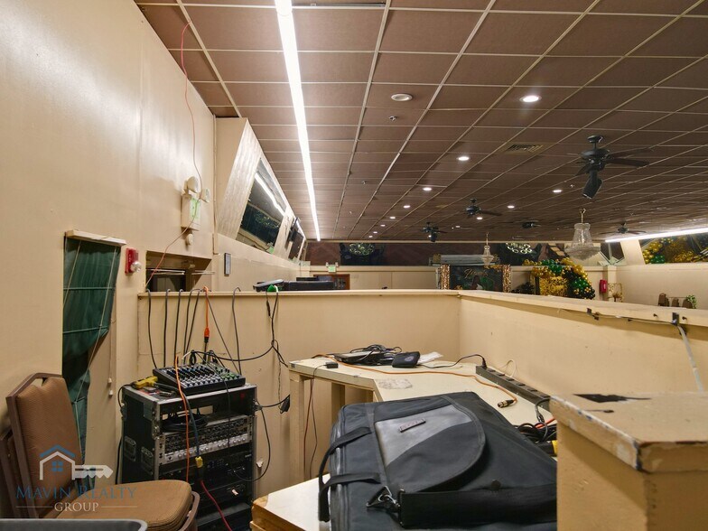 More Photos Of 2035 N Broadway, Baltimore Lodge Meeting Hall For Lease