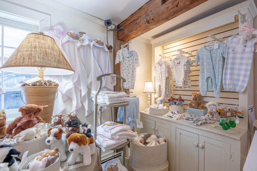 More Photos Of 16 West Main St, Wilmington General Retail For Sale