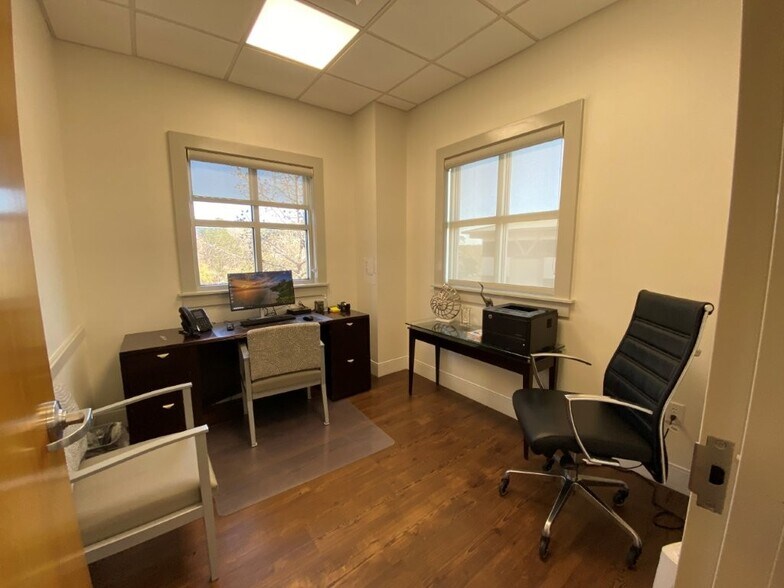 More Photos Of 180 Wingo Way, Mount Pleasant Medical For Lease