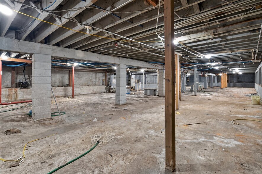 More Photos Of 602 G Ave, Grundy Center Fast Food For Sale