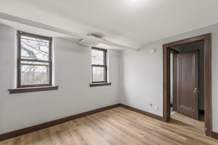 More Photos Of 487 Grand Ave, Saint Paul Apartments For Sale