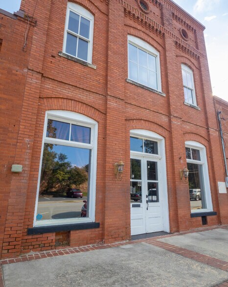 More Photos Of 20 Spring Rd, Molena Storefront For Sale