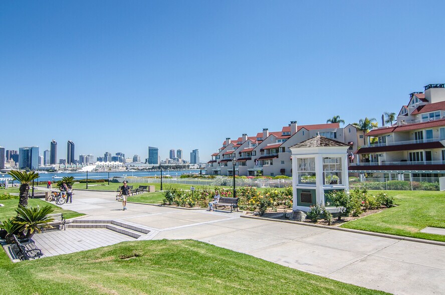 More Photos Of 132 Orange Ave, Coronado Storefront Retail Office For Sale