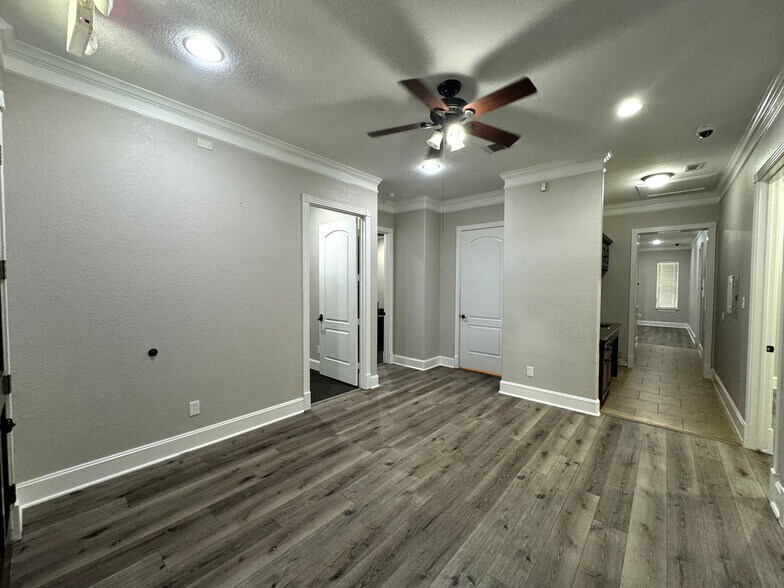 More Photos Of 11601 Spring Cypress Rd, Tomball Medical For Sale