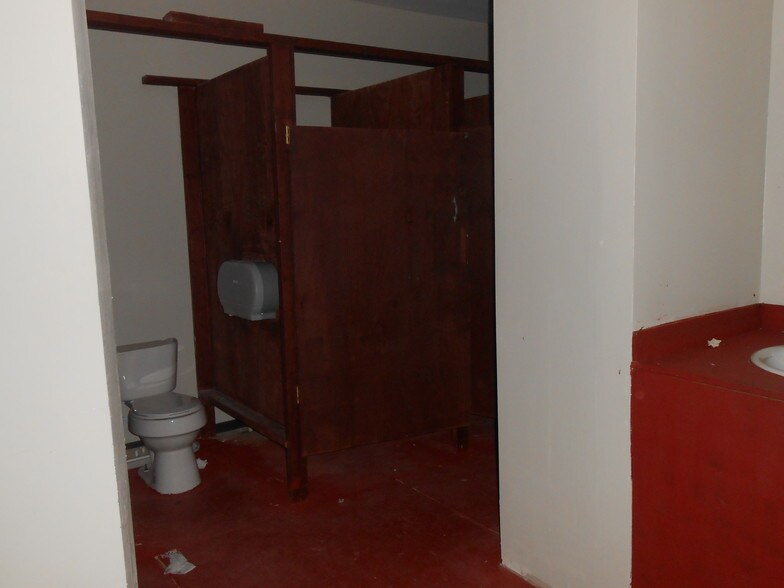 More Photos Of 1000 W US Highway 77, San Benito Unknown For Lease