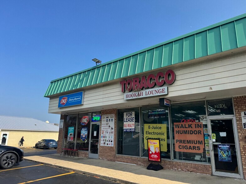 More Photos Of 231-261 E Irving Park Rd, Roselle Storefront For Lease