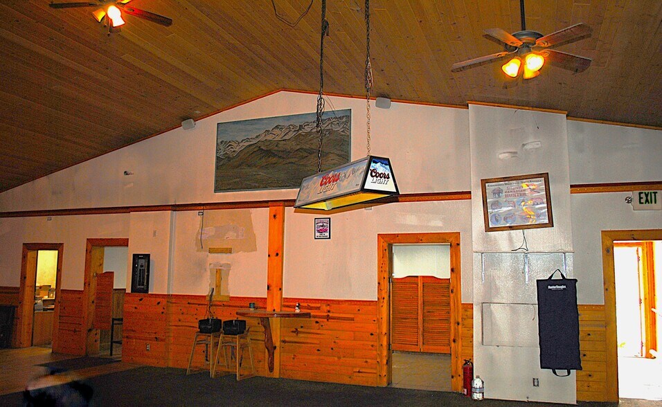 More Photos Of 479 6th Street St, Wells General Retail For Sale