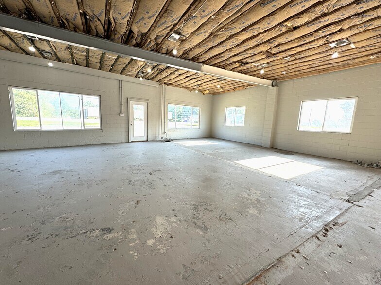 More Photos Of 3711 Nat'l rd, Richmond Self Storage For Lease