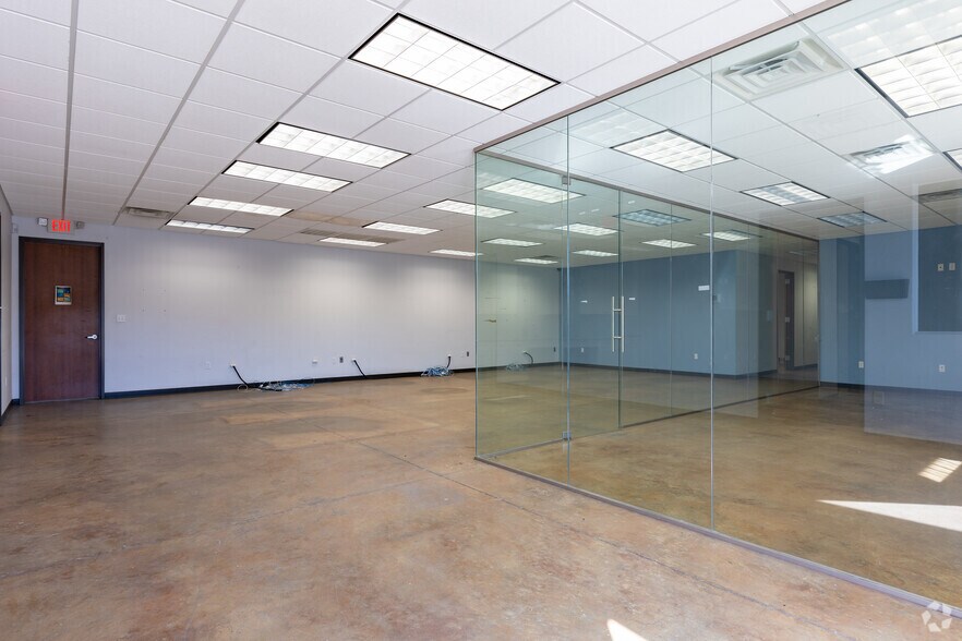 More Photos Of 12306 Shiloh Church Rd, Houston Warehouse For Lease