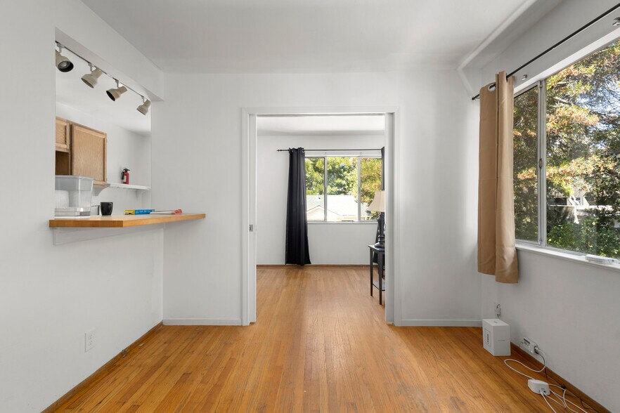 More Photos Of 2003-2005 Berkeley Way, Berkeley Apartments For Sale