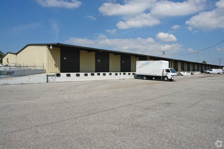 More Photos Of 2542 12th St, Sarasota Warehouse For Lease