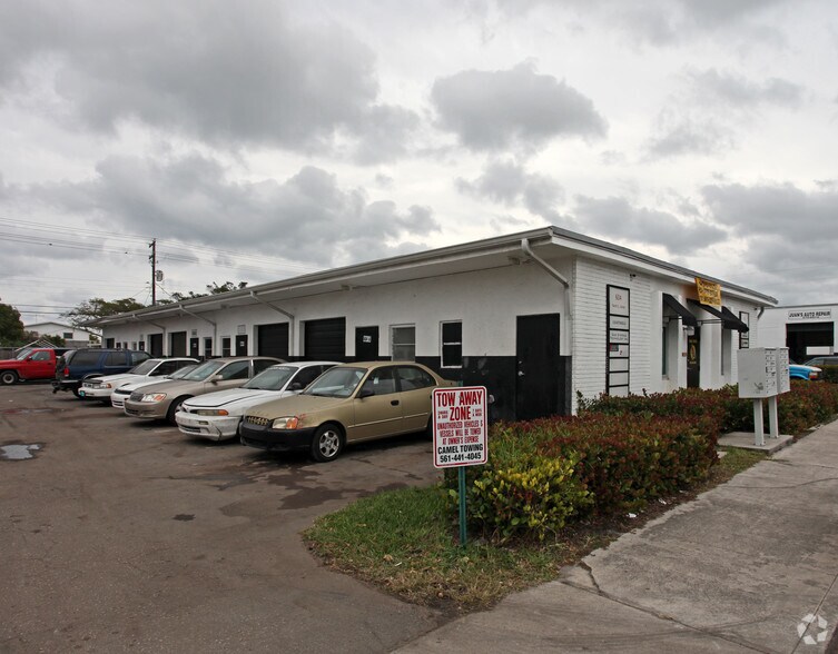 More Photos Of 610 N G St, Lake Worth Unknown For Lease