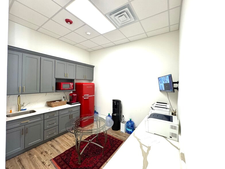 More Photos Of 203 Brand Ln, Stafford Office Residential For Sale