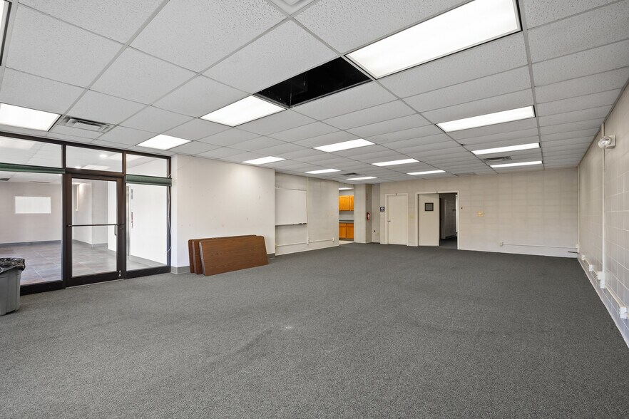 More Photos Of 100 Tower Blvd, Elma Office For Lease