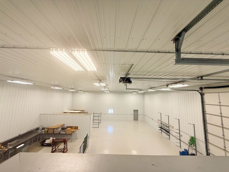 More Photos Of 114 Main St N, Berthold Industrial For Sale