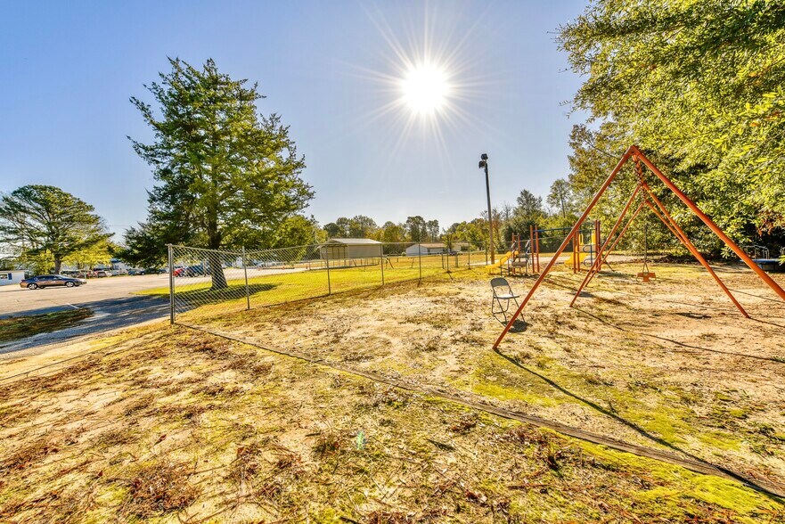 More Photos Of 3901 Raeford Rd, Fayetteville Religious Facility For Lease