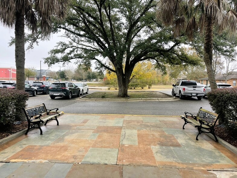 More Photos Of 5810 Main St, Zachary Unknown For Lease