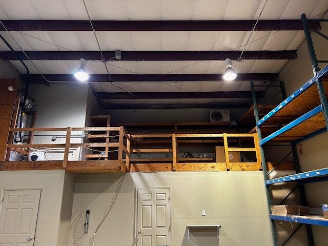 More Photos Of 7997 Mercantile St, North Fort Myers Warehouse For Lease