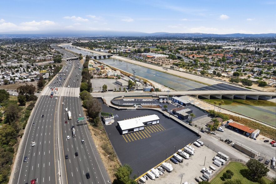 More Photos Of 1409 S Sportsman Dr, Compton Truck Terminal For Lease