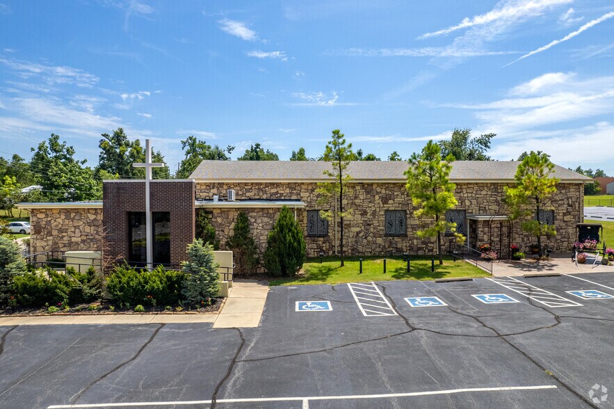 More Photos Of 2254 W Meyers Cir, Choctaw Lodge Meeting Hall For Sale