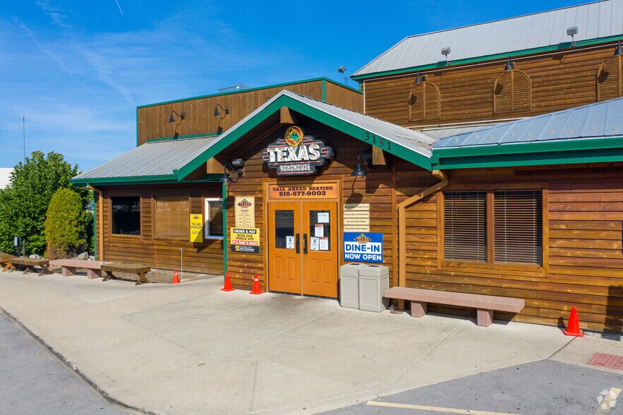 More Photos Of 3151 Tonti Dr, Joliet Restaurant For Sale