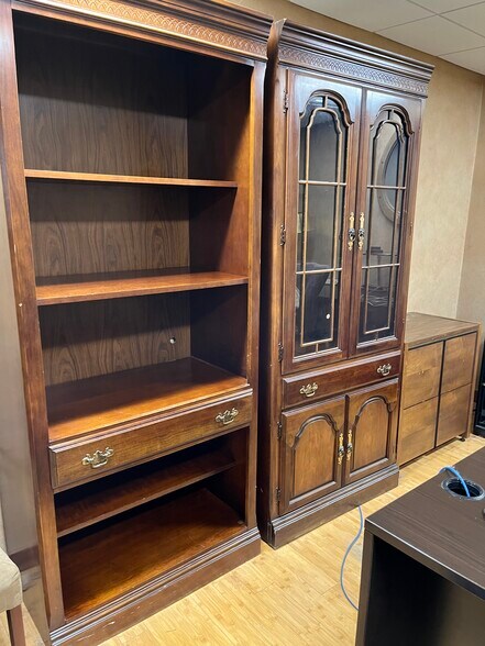 More Photos Of 15426 70th Ct, Orland Park Light Distribution For Sale