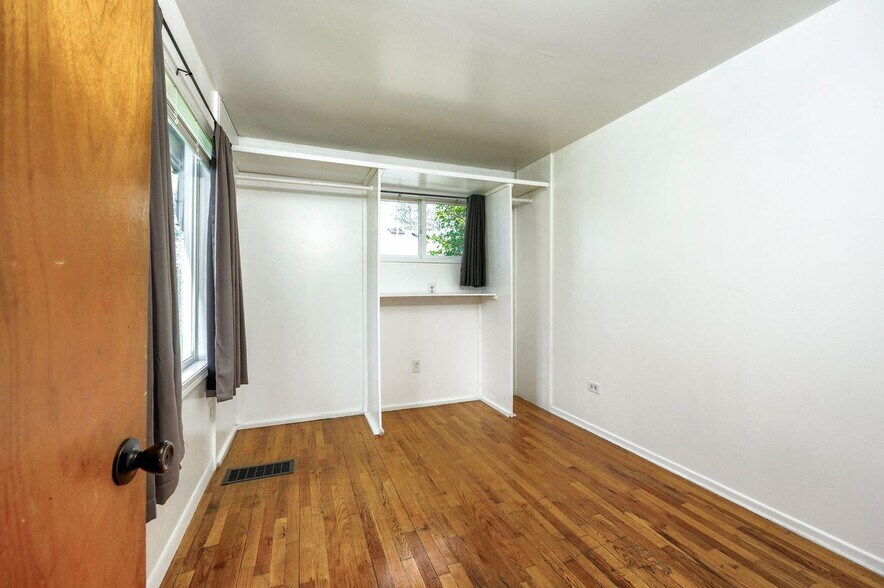 More Photos Of 128 S Mountain Ave, Ashland Apartments For Sale