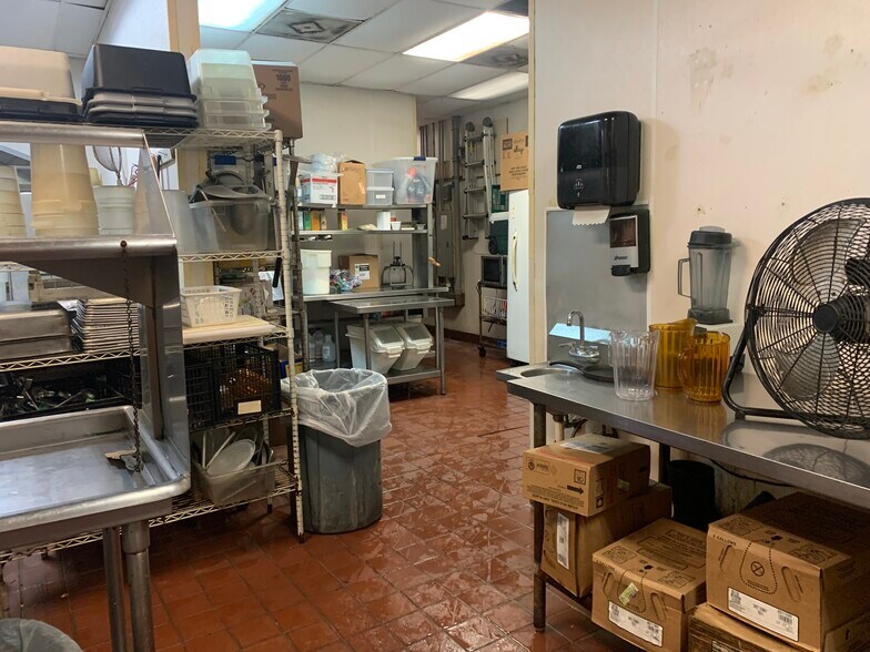 More Photos Of 961 Nasa Pky, Houston Unknown For Lease