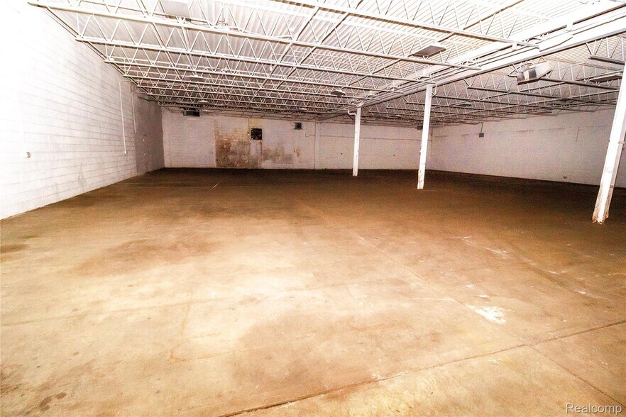 More Photos Of 1462 Imlay City Rd, Lapeer Manufacturing For Lease