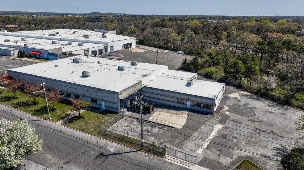 More Photos Of 200 Adams Blvd, Farmingdale Warehouse For Sale