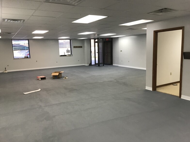 More Photos Of 206-210 Weldon St, Latrobe Office For Lease