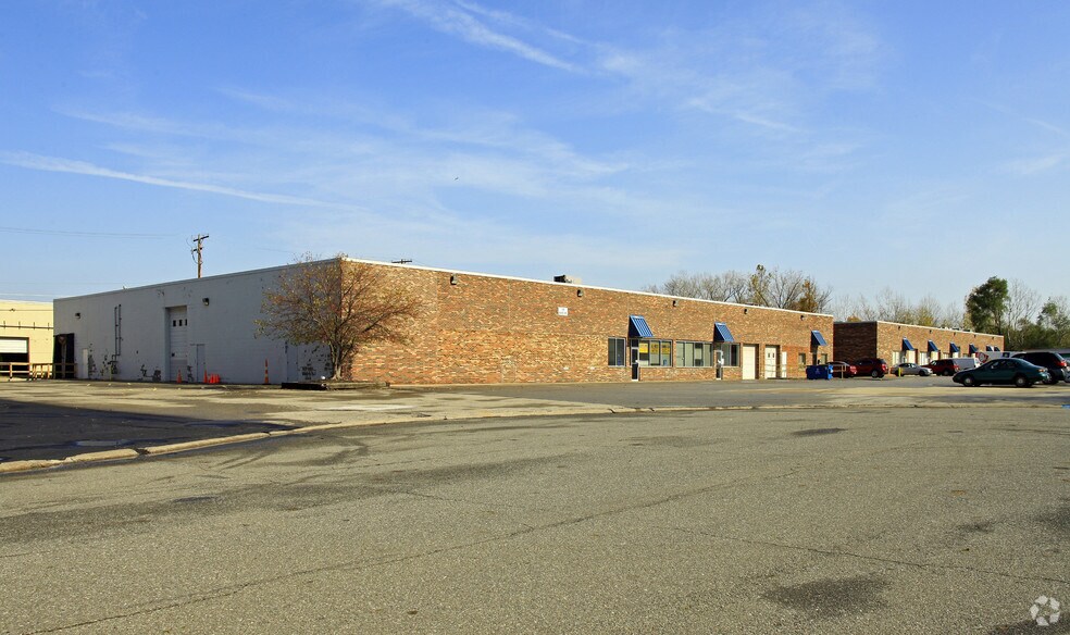 Primary Photo Of 210 Hayes Dr, Brooklyn Heights Manufacturing For Lease