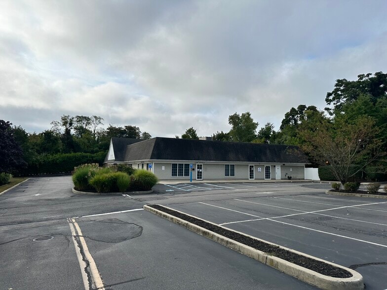 More Photos Of 6 S Jersey Ave, Setauket Office For Lease