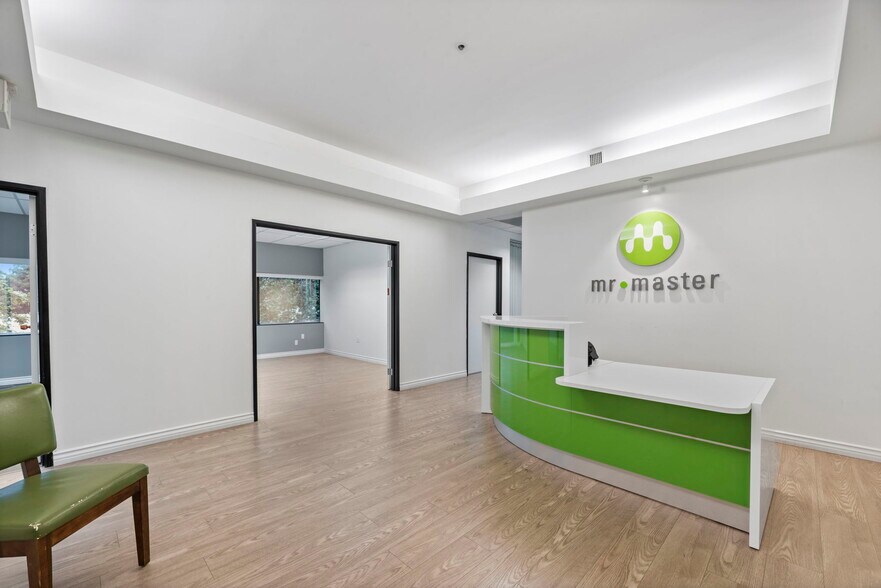 More Photos Of 28720 Roadside Dr, Agoura Hills Office For Lease