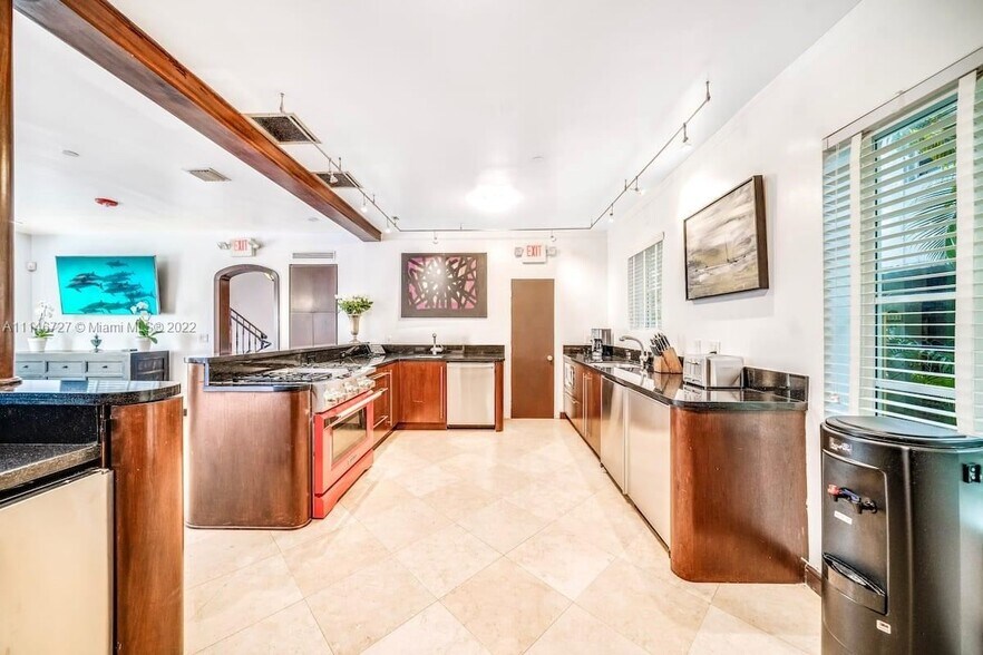 More Photos Of 1545 Meridian Ave, Miami Beach Hospitality For Lease