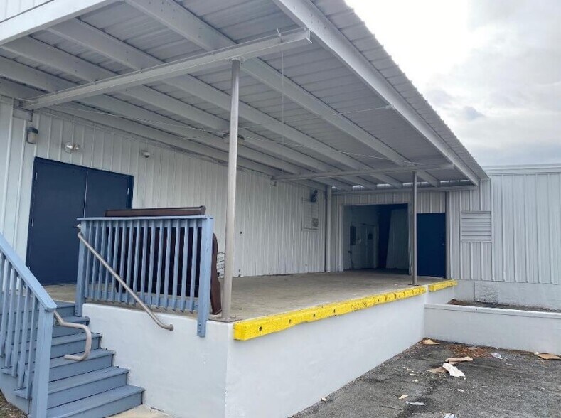 More Photos Of 7521 Richmond Rd, Williamsburg Warehouse For Lease