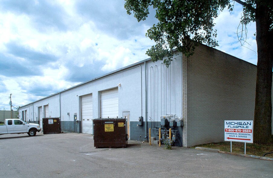 More Photos Of 32841 Parklane St, Garden City Warehouse For Lease