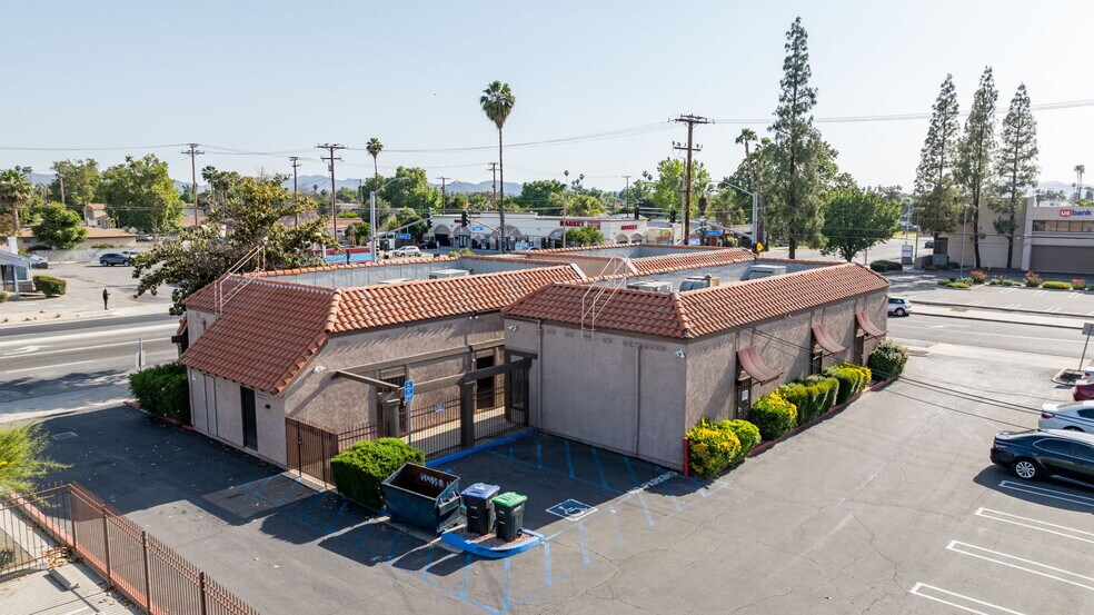 More Photos Of 910 E Florida Ave, Hemet General Retail For Sale