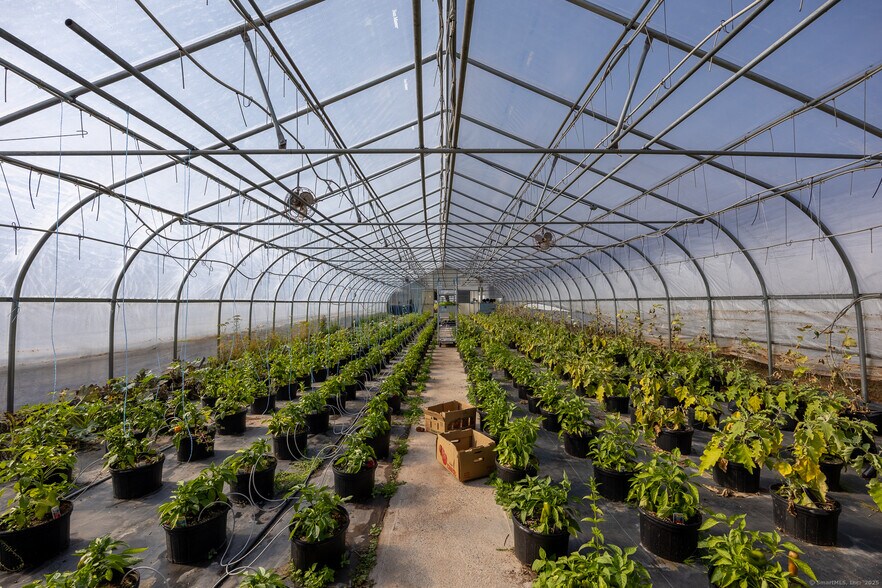 More Photos Of 2035 Scott Rd, Cheshire Specialty For Sale