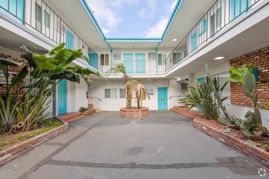 More Photos Of 24248 Crenshaw Blvd, Torrance Office For Sale