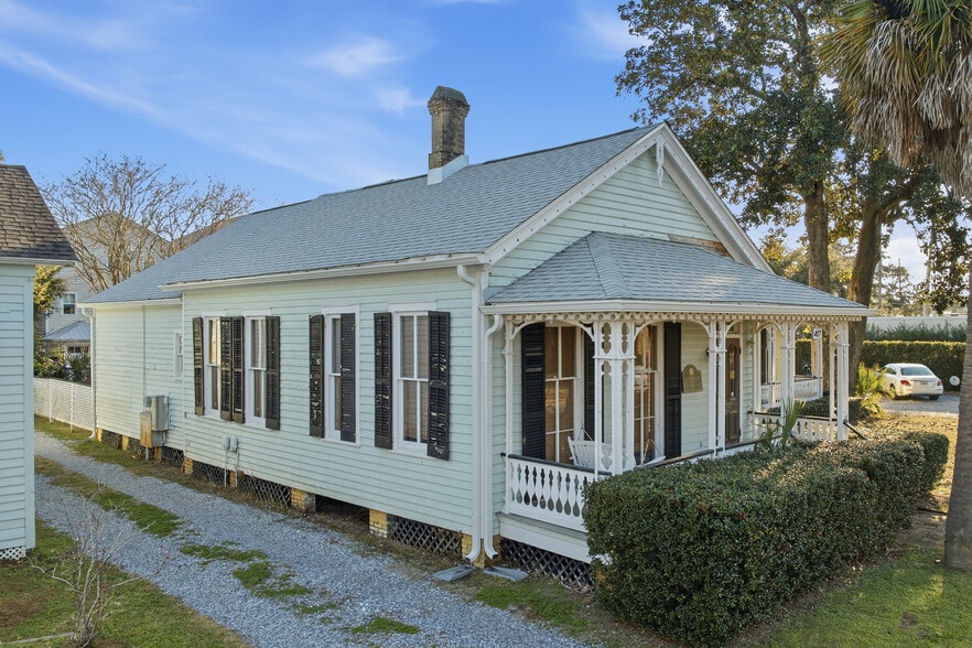 More Photos Of 417 Zarragossa St, Pensacola Office Residential For Sale