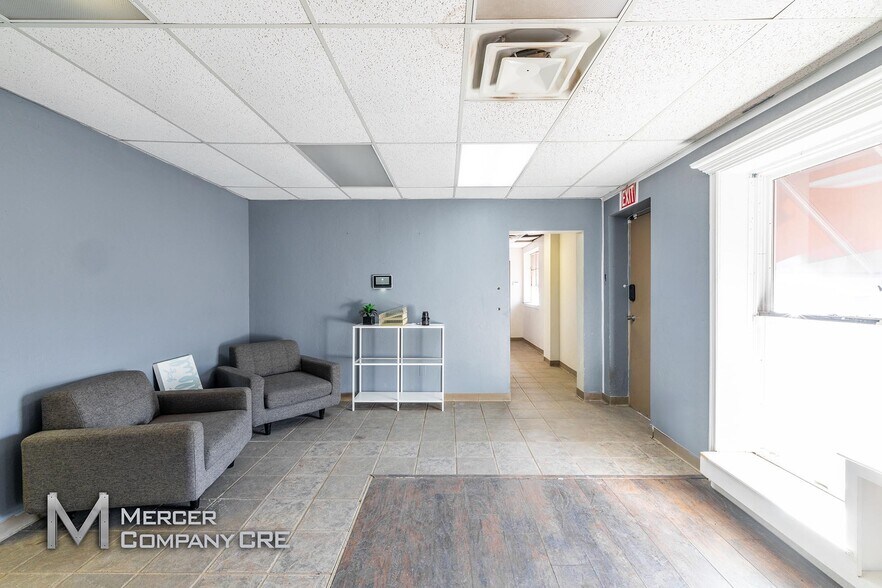 More Photos Of 900 N 4th St, Guthrie Manufacturing For Sale