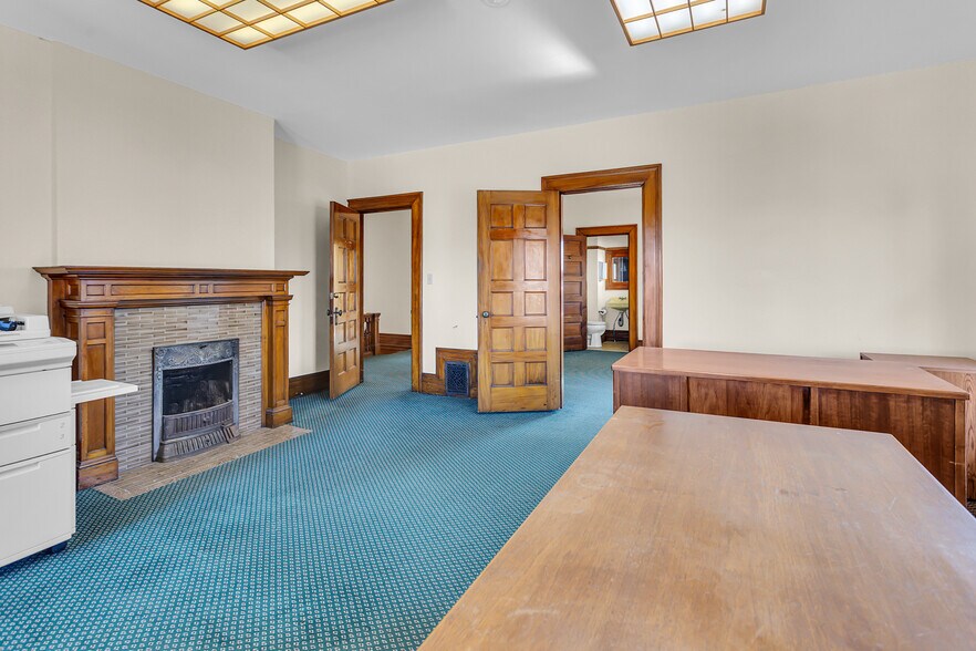 More Photos Of 601 S Jackson St, Jackson Office For Sale