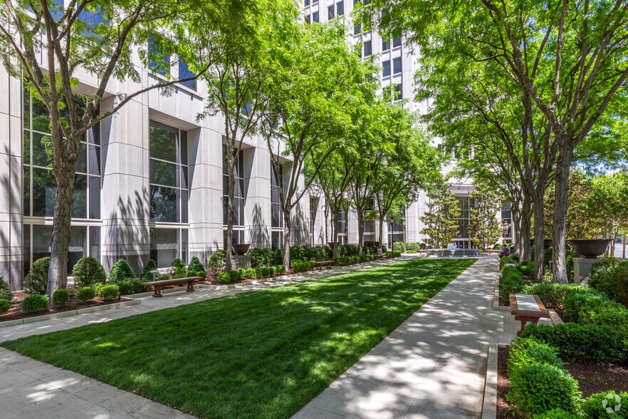 More Photos Of 7501 Wisconsin Ave, Bethesda Office For Lease