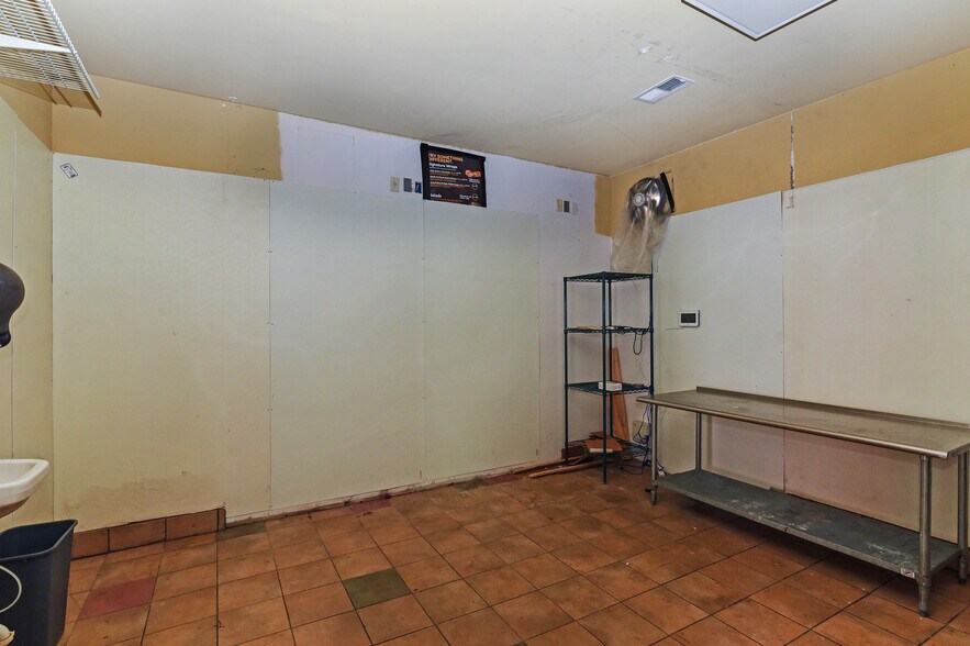More Photos Of 12969 Cottonwood Rd, Cottonwood Restaurant For Sale
