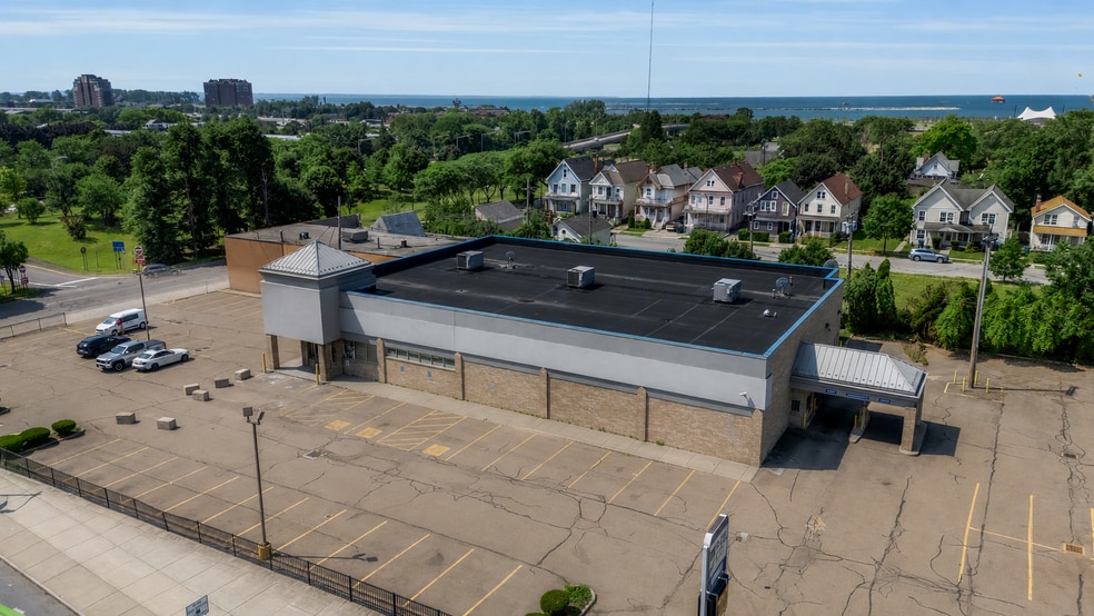 Primary Photo Of 350 Niagara St, Buffalo Drugstore For Sale
